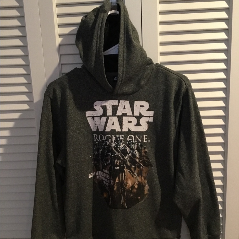 Boy’s Star Wars hooded sweat shirt